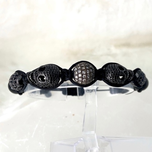 men or women Rock chic black rodhium & 2 cz skulls onyx macrame bracelet - Picture 9 of 13
